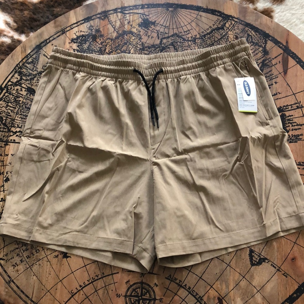 Khaki Men’s Active Short